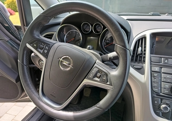Opel Astra cena 30000 przebieg: 130000, rok produkcji 2013 z Golina małe 277